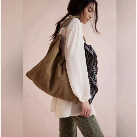 Free People Bobbi Slouch Suede Tote Women’s Shoulder Bag NWT Sand Color - Picture 1 of 7